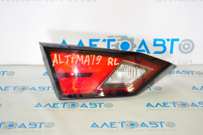 Lampa interioară pentru capacul portbagajului stânga Nissan Altima 19-