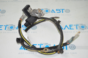 Terminalul negativ al bateriei Nissan Versa Note 13-19.