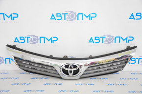 Grila radiatorului cu emblema Toyota Camry v50 12-14 usa LE XLE, lipsesc piesele cromate