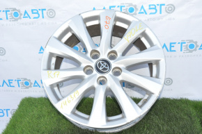 Roată de 17 inch pentru Toyota Camry v70 18- cu o jantă ușoară.