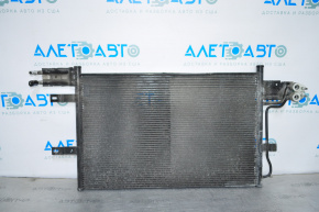 Radiatorul condensatorului de aer condiționat Ford Flex 09-12 este deteriorat