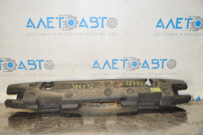 Absorbantul de impact al bara fata pentru Jeep Grand Cherokee WK2 11-13 este deteriorat.