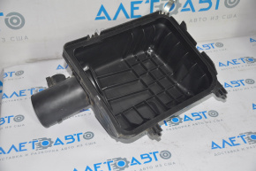 Corpul filtrului de aer Mitsubishi Outlander 14-21 capacul superior