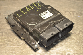 Modulul ECU al motorului Nissan Leaf 13-15 cu o ușoară îndoitură.