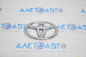 Emblema "Toyota" de pe portbagajul Toyota Sequoia 08-16