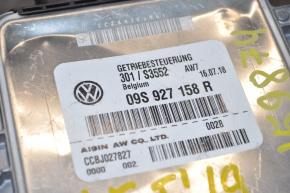 Modulul de control al cutiei de viteze automate VW Jetta 19- are o lovitura, defect de cip.