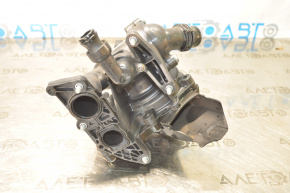 Pompa de răcire cu carcasă de termostat asamblată VW Passat b7 12-15 USA 1.8T