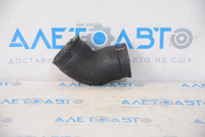 Furtun de aer stânga VW Tiguan 09-17 către filtru.