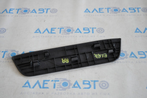 Capacul pragului din spate dreapta exterior Hyundai Elantra UD 11-16 negru.