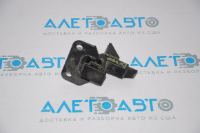 Защелка задней полки багажника левая Lexus RX300 RX330 RX350 RX400h 04-09