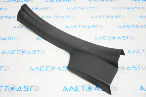 Capacul pragului din spate dreapta pentru Nissan Versa Note 13-19, negru, uzat.