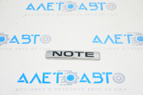 Emblema cu inscripția NOTE de pe ușa portbagajului Nissan Versa Note 13-19.