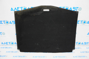 Capacul portbagajului Nissan Versa Note 13-19 este negru în partea de jos.