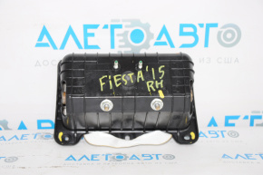 Airbagul pasagerului din bordul Ford Fiesta 11-19.