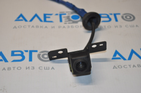 Camera de vizionare spate pentru Nissan Leaf 11-17 cu mici ciobituri pe sticlă.