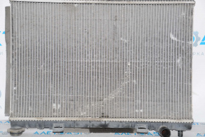 Radiatorul de răcire a apei pentru Ford Fiesta 11-19 1.6 este cu celule zdrobite