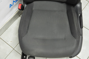 Scaunul șoferului VW Jetta 11-18 SUA fără airbag, manual, material textil negru