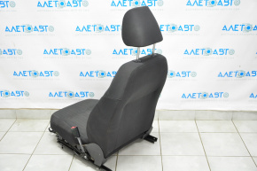 Пассажирское сидение VW Jetta 11-16 USA без airbag, механическое, ткань черная с серой вставкой