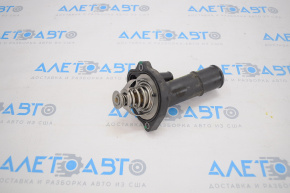 Corpul termostatului Ford Focus mk3 11-18 2.0