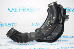 Conductă de aer către colectorul Chrysler 300 11- 3.6