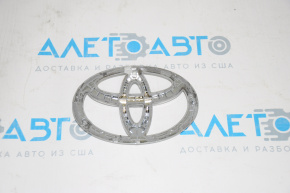 Эмблема TOYOTA крышки багажника Toyota Camry v55 15-17 usa