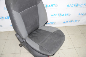 Scaun de pasager Ford Focus mk3 11-14 pre-facelift, fără airbag, manual, material textil negru, murdar