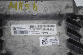 Modulul ECU al motorului Ford Fusion mk5 13-16 hibrid este defect