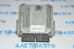 Modulul ECU al motorului Ford Fusion mk5 13-16 2.0T cu cipuri defecte.