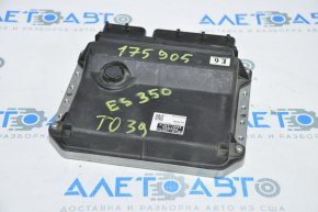 Modulul ECU al motorului Lexus ES350 07-12 cu cipuri defecte.