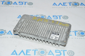 Modulul ECU al motorului Toyota Highlander 14-16 3.5 AWD nu are fragment de fixare.