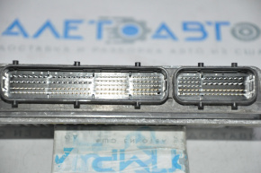 Modulul ECU al motorului Toyota Highlander 14-16 3.5 AWD nu are fragment de fixare.