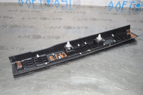 Capac prag fata stanga Ford Fusion mk5 13-20 negru cu insertie cromata, defect crom, zgarieturi