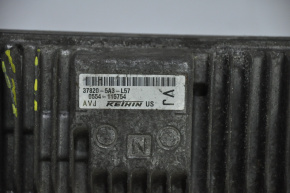 Modulul ECU al motorului Honda Accord 13-17 este defect, nu funcționează.