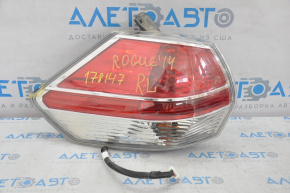 Lampa exterioară aripă stângă Nissan Rogue 14-16, ciobită pe parbriz.