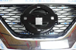 Решетка радиатора grill Nissan Rogue 14-16 под камеру без эмблемы