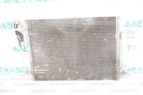 Radiatorul condensatorului de aer condiționat Mazda6 09-13 2.5 este lovit.