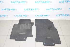 Set de covorașe Nissan Rogue 14-20, material textil negru pentru curățare chimică.