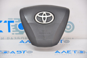 Airbagul din volanul șoferului pentru Toyota Camry v55 15-17 SUA, emblema este ștearsă.