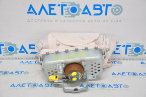 Airbag-ul de pasager din bordul Honda CRV 17-19 a fost declanșat.