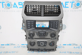 Panoul de control al monitorului Ford Explorer 11-15 este proiectat pentru un ecran mic.