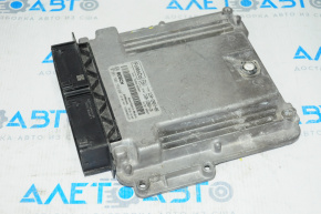 Blocul ECU al motorului Ford Escape MK3 13-16 1.6T 2.0T are o prindere ruptă și o lovitură.