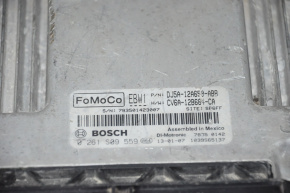 Blocul ECU al motorului Ford Escape MK3 13-16 1.6T 2.0T are o prindere ruptă și o lovitură.