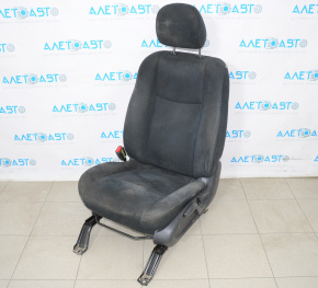 Scaun șofer Nissan Pathfinder 13-20 fără airbag, manual, velur negru, murdar.