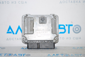 Modulul ECU al motorului VW Jetta 19-1.4T cu lovituri.