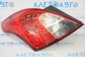 Lampa stângă Nissan Versa 12-19 SUA are fisuri și suportul este rupt.