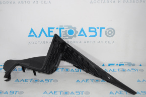 Capacul spate al barei dreapta Mercedes CLA 14-19 s-a desprins, materialul este negru