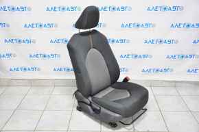 Scaun de pasager Toyota Camry v70 18- fără airbag, manual, tapițerie neagră cu inserții gri.