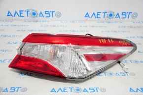 Lampa exterioară aripă dreaptă Toyota Camry v70 18-