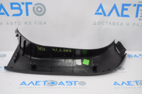 Обшивка двери багажника правая Toyota Rav4 13-18 черная