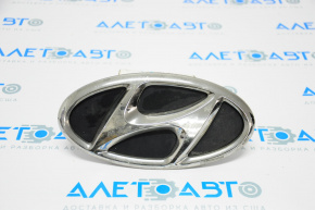 Эмблема решетки радиатора grill Hyundai Sonata 15-17
